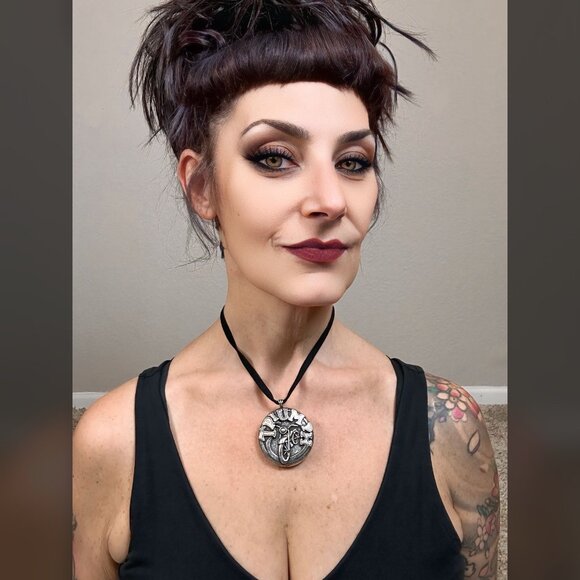 Triumph Motorcycle Lucky Necklace Heavy Medallion Adjustable Unisex Vintage HTF - Picture 4 of 9